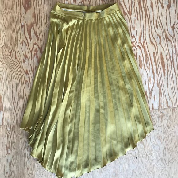 Banana Republic high-low pleated skirt, size 8 - Picture 7 of 8